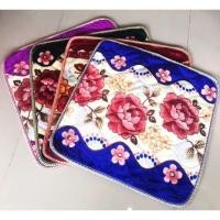 ราคา เบาะรองนั่งลายดอกไม้ อาสนะ กำมะหยี่ขนสั้น ขนาด 55 x55 cm มียางกันลื่น อาสนะถวายพระ รองนั่งทำงาน สีสวย (23282384998)