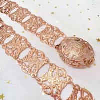 ราคา Vintage Jewelry เข็มขัด ชุดไทย สีนาคสีพิ้งโกล ลายไทย ยาว 40 นิ้ว กว้าง 1 5 นิ้ว (21579333131)