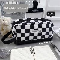 ราคา LVYIMAO กล่องดินสอกระดานหมากรุกลายนมคลาสสิก กระเป๋าดินสอกระดานหมากรุกขาวดำ กระเป๋าเก็บของนักเรียนความจุขนาดใหญ่ กล่องดินสอลายสก๊อต (24407454899)