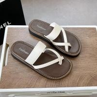 ราคา รองเท้าแตะ รองเท้าแฟชั่นแบบสวม สายคาด มี2 สี ให้เลือก รองเท้าแตะลำลอง รองเท้าแตะแบบคีบรองเท้าสายไขว้ แบบไขว้โป้ง รุ่น คลาสสิก รุ่นสายใหญ่ รองเท้าแตะ (24295911576)