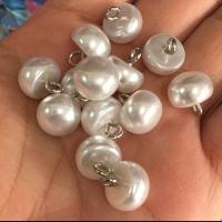ราคา กระดุมมุกกลม กระดุมมุกญี่ปุ่น สีขาว ขนาด10มิล เนื้อเงา สีสวย ห่อ12ชิ้น (21474652456)