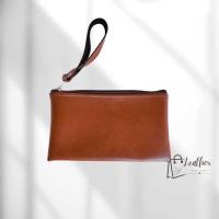 ราคา กระเป๋าหนัง ใส่ปากกาดินสอ มีซับในบุกำมะหยี่ หนังเป็นทรง กันน้ำได้ 5x8 (23773704192)