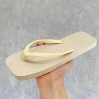 ราคา รองเท้าแตะคีบสีทึบสไตล์ญี่ปุ่นสำหรับผู้หญิงรองเท้าแตะชายหาดแบบหนีบสำหรับคู่รักแฟชั่นเรียบง่ายสำหรับฤดูร้อนสำหรับผู้ชายพื้นนิ่มกันลื่นใส่ด้านนอก (22793088298)