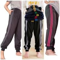 ราคา กางเกงวอร์มขาจั้ม แถบข้างสีสวย พื้นกางเกงสีดำ ผ้าใส่สบายๆ (17349807848)