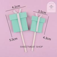 ราคา ตุ๊กตาแต่งเค้ก ตุ๊กตาเด็กชาย แต่งเค้ก ตุ๊กตาเด็กใส่เสื้อกันฝน (10745688105)