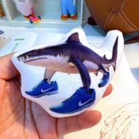 ราคา GOOD MOOD BEAUTY ตุ๊กตา ฟิกเกอร์ Tralalero Tralala Brainrot พร้อมพวงกุญแจ การ์ตูน ตุ๊กตาพวงกุญแจ Tralalero Tralala ตลก ตุ๊กตาตูตูตูตูของเล่น ของขวัญ (24428254545)