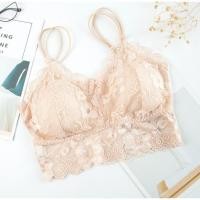 ราคา V home เสื้อลูกไม้สายเดี่ยวครึ่งตัว ผ้าลูกไม้นิ่มใส่สบาย มีสายคู่ มีฟองน้ำในตั (23212107425)