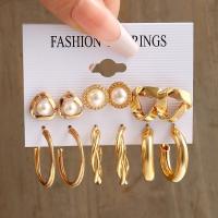 ราคา European And American Style Metal Earring Geometric Vintage Pearl Earrings Set (22827667668)