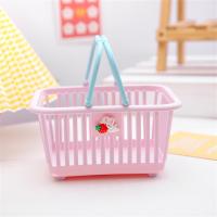 ราคา ตะกร้าเก็บของ ตะกร้าสี่เหลี่ยมกลม พร้อมที่จับ กล่องเก็บของพลาสติกขนาดเล็ก ที่เก็บเครื่องเขียนสำนักงาน ภาชนะตั้งโต๊ะแบบพกพา (24383211934)