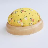 ราคา หมอนปักเข็ม ฐานไม้ ขนาด 7 ซม หมอนเข็ม ใช้สำหรับปักเข็มหมุด เข็มเย็บผ้า (23303637733)