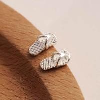 ราคา ต่างหูรูปรองเท้าแตะลายการ์ตูน 925 เงินแท้ ต่างหูรูปหูสัตว์น่ารักสำหรับผู้หญิง สไตล์เกาหลี รองเท้าแตะแบบเรียบง่าย ต่างหูฤดูร้อนใหม่ (24538576277)