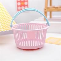ราคา ตะกร้าเก็บของ ตะกร้าสี่เหลี่ยมกลม พร้อมที่จับ กล่องเก็บของพลาสติกขนาดเล็ก ที่เก็บเครื่องเขียนสำนักงาน ภาชนะตั้งโต๊ะแบบพกพา (24383211945)