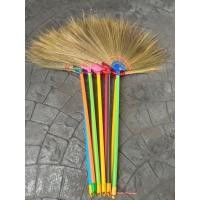 ราคา ไม้กวาดดอกหญ้า ด้ามพลาสติก อย่างดี (17336299852)