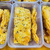 ราคา ขนมโรตีกรอบ 1กล่องมี4ชิ้น (24524786234)