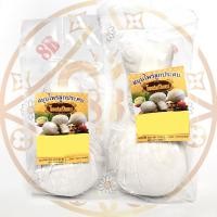 ราคา ลูกประคบ สมุนไพร โอสถนิยมมี 2 ขนาดให้เลือก 100กรัม หรือ 200กรัม ขนาดบรรจุ 1 ลูก กลิ่นหอมสดชื่น พร้อมส่ง (22942560081)