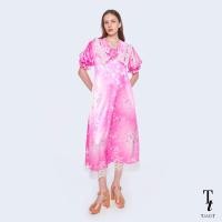 ราคา TandT POSEY Butterfly Printed Chelsea Collar Puff Sleeve Maxi Dress เดรสยาวทรงบาน แขนสั้นทรงพอง คอปกใหญ่ตกแต่งกุหลาบที่คอ ตกแต่งลูกไม้ ผ้าซาตินพิมพ์ลายผีเสื้อ (16001264147)