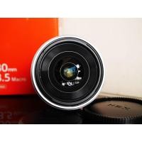 ราคา Sony E 30mm f3 5 Macro ด้วยความกะทัดรัดและน้ำหนักที่เบา ทำให้ SEL30M35 เป็นเลนส์มาโคร 1 1 อย่างแท้จริงพร้อมระยะการทำงานต่ำสุด 2 4 ซม ซึ่งให้การถ่ายทอดรายละเอียดแบบใกล้ชิดด้วยความละเอียดและคอนทราสชั้นเ