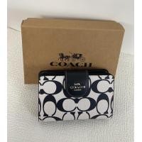 ราคา ส่วนลดราคาเดิมสำหรับกระเป๋าสตางค์ สินค้าปลอดภาษีแนะนำ กระเป๋าสตางค์ขนาดกลางสำหรับผู้หญิงแบบใหม่ กระเป๋าใส่บัตรธนบัตรขนาดใหญ่ ซิปกระเป๋าเหรียญสร้างสรรค์ CP420 ขนาด 13 9 2 ซม (23404757749)