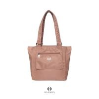 ราคา Hadara Classic 106 กระเป๋าสะพายข้าง Story Tote ใบเดียว ตอบโจทย์ทุกสตอรี่ (24771532449)