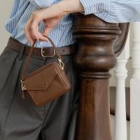 ราคา Charin bag Valen กระเป๋าสตาค์ใบสั้น เอนกประสงค์เหมาะมือ หนังวัวเบานุ่ม จุได้มาก มาพร้อมสายสั้น คล้องมือ คล้องแขน เพิ่มความเก๋คอมพลีทลุค (24784968282)