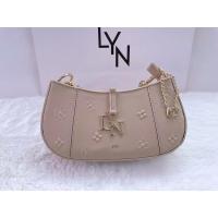 ราคา กระเป๋าสะพายข้าง LYN เเบบใหม่ ทรงพอช มี 3 สี ดำ ชมพู กากี พิมพ์ลายที่หนัง มีพร้อมถุงผ้า ป้ายเเทรค มีบริการเก็บปลายทาง มี 2 สาย สั้นยาว (24337844250)