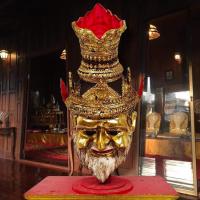 ราคา เศียรครู ปู่ฤาษีพ่อแก่นารอดหน้าทองเก่า ขนาดครอบศีรษะได้ งานเรซิ่นเขียนสีปิดทอง พร้อมขาตั้งเศียรสีแดง ผ่านพิธีแล้ว (22793441513)