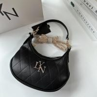 ราคา กระเป๋าสะพายข้าง Lyn 8 5 นิ้ว (21916874511)