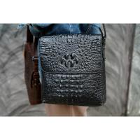 ราคา กระเป๋าสะพาย หนังแท้ อัดลายจระเข้ สำหรับผู้ชาย สีน้ำตาลเข้ม คุณภาพดี (23913405876)