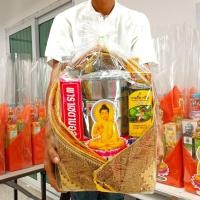 ราคา ชุดสังฆทาน อาสนะและปิ่นโต3ชั้น พร้อมของบริวารทั้งหลาย ถวายแด่พระภิกษุสงฆ์ เป็นมหามงคลสำหรับผู้ที่ถวายในวาระมงคล (16312452540)