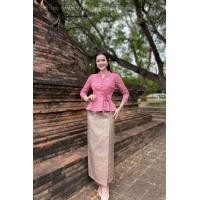 ราคา ชุดเซ็ทผ้าไทย สีชมพู ผ้าไหมม่อนทอลายอัดกาว (24819647023)