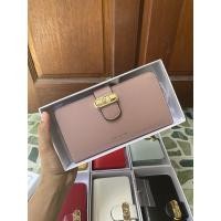 ราคา กระเป๋าสตางค์ผู้หญิง กระเป๋าสตางค์Lyn outlet เเบบหนังเเก้ว มีเเบบใบสั้นใบยาวให้เลือกหลายสี (24261869528)