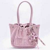 ราคา เข้าใหม่พร้อมส่ง กระแสมาแรง กระเป๋าสะพายข้าง คล้องแขน ผ้ายีนส์ merge งานสวยมาก ป้ายห้อย (24826813243)