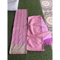 ราคา ครบชุด 2ชิ้น สไบแพรวา ผ้าถุงกาบบัว เซ็ทสไบ ผ้าถุง เนื้อผ้าไหม ทอเครื่อง ได้ 2ผืน (24790823176)