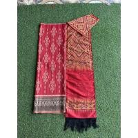 ราคา ครบชุด 2ชิ้น สไบแพรวา ผ้าถุงกาบบัว เซ็ทสไบ ผ้าถุง เนื้อผ้าไหม ทอเครื่อง ได้ 2ผืน (23749742810)