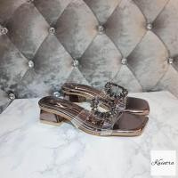 ราคา C53 Kwintra รุ่น De Diamond สีเทาเมทัลลิค รองเท้าใสหน้าเพชร ส้นสูง 1นิ้วครึ่ง แนะนำ 1ไซส์ (22188425930)