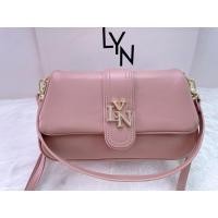 ราคา LYN กระเป๋าผู้หญิง 2025 กระเป๋าใหม่ หนังนิ่ม ลายก้อนเมฆ 92 (24896924362)