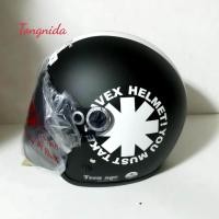 ราคา ส่งฟรี ไม่ต้องมีคูปอง หมวก กัน น็อค AVEX รุ่น Teenage สี ดำด้านดอกขาว (658426715)