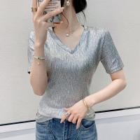 ราคา YIMEI 2025ชุดฤดูร้อนใหม่เสื้อยืดแขนสั้นอัดพลีทปั๊มร้อนแฟชั่นคอวีเข้ารูปพอดีใหม่เสื้อเชิ้ตลีลาศเงางามของผู้หญิง (24203071430)