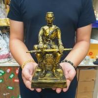 ราคา พระนเรศวรมหาราช พิมพ์เล็ก ประทับนั่งประกาศอิสรภาพ สีทองเก่า หน้าตัก5นิ้ว สูง23ซม บูชาเสริมอำนาจความก้าวหน้าทางการงาน (10767681328)
