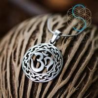 ราคา SUVANI เงินแท้ 92 5 จี้โอม ॐ สัญลักษณ์ประจำองค์พระพิฆเนศวร เทพแห่งความสำเร็จ ล้อมรอบด้วยลายเซลติก จี้พร้อมสร้อยคอ เครื่องประดับเงินแท้ (13121575263)