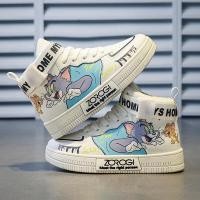 ราคา รองเท้าผ้าใบลำลองสำหรับผู้ชาย ฤดูใบไม้ร่วง 2025 รองเท้าผ้าใบสีขาวลายการ์ตูนอเนกประสงค์ดีไซน์เฉพาะตัว รองเท้าผ้าใบส้นแบนสำหรับนักเรียน (24656419838)