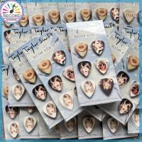ราคา Taylor Swift Guitar Pick Set Original Taylor Swift Merch Brand New (23433901586)