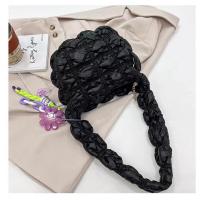 ราคา กระเป๋าสะพายไหล่ผู้หญิง กระเป๋าก้อนเมฆ สไตล์เกาหลี กระเป๋าแฟชั่นเกาหลีสุดฮิต แต่งจับจีบ ลายก้อนเมฆ กระเป๋าผู้หญิง แถมพวงกุญแจ (18410858600)