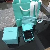 ราคา กล่องใส่เครื่องประดับรูปตัว T กล่องใส่แหวนเพชรหกแฉกกล่องใส่สร้อยคอ กำไลข้อมือ ต่างหู กล่องบรรจุภัณฑ์แบรนด์ Tiffany (24269381551)