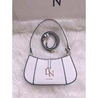 ราคา กระเป๋า Lyn ทรงhobo คลอใหม่ outlet (22798862247)