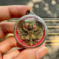 ราคา จี้พญาครุฑหลวงพ่อพัฒน์ รุ่นรวยหมื่นล้าน วัดห้วยด้วน ปี2563 เลี่ยมกรอบอย่างดี (21488176286)