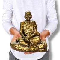 ราคา หลวงพ่อฤาษีลิงดำ วัดท่าซุง สีปัดทองเก่า ประทับนั่งยิ้มรับทรัพย์บนก้อนหิน เข้าพิธีปลุกเสกเสาร์ 5 ขนาดประมาณ5นิ้ว (19756439869)