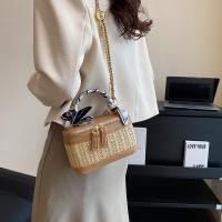 ราคา B191 กระเป๋าถือผู้หญิงสไตล์เกาหลี กระเป๋าสะพายข้าง กระเป๋าสาน มีผ้าพันคอไหม สายโซ่หนังแท้ ไม่เป็นสนิม ใส่เครื่องสำอางได้หลายอย่าง จัดส่งจากกรุงเทพฯ (23654864629)