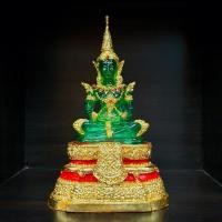 ราคา พระแก้วมรกตฐานกลม งานปิดทองประดับเพชร หน้าตัก5นิ้ว สูง25ซม (22619261623)