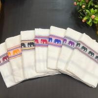 ราคา ผ้าขาวม้าวัวลานลายช้าง สีพื้น ทอมือ ทางร้านคละสีช้าง ให้นะคะ สอบถามสีก่อนได้ค่ะ (21402119476)